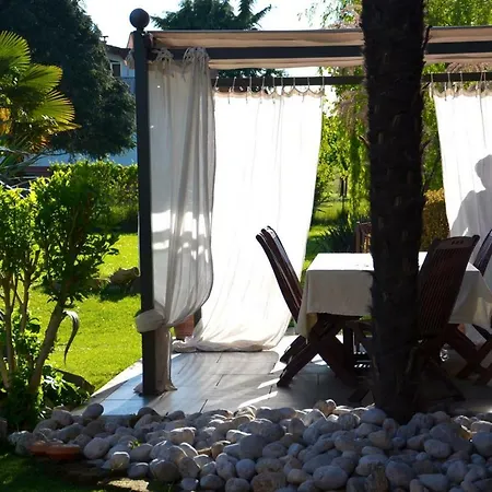 Le Rondini Alojamento de Acomodação e Pequeno-almoço Grions del Torre