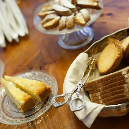 Alojamento de Acomodação e Pequeno-almoço Le Rondini 4*